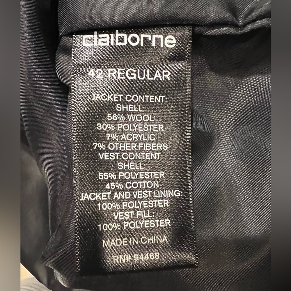Claiborne men’s black and gray vest zipper front size 42 - Picture 5 of 6